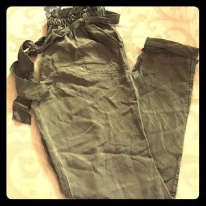 NWT Abercrombie and Fitch Capris!