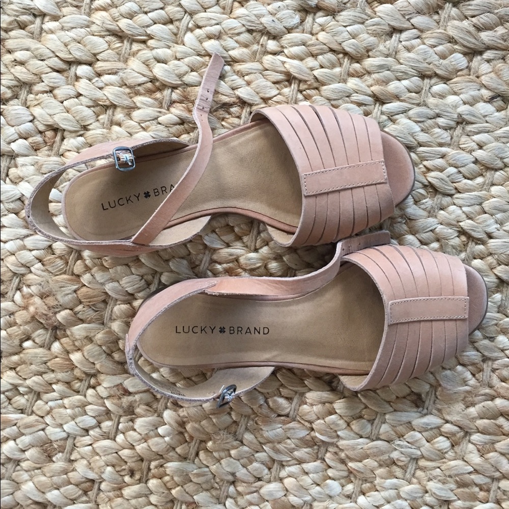 Lucky Brand sandals 🌵