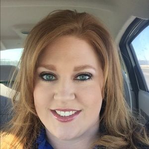 Meet your Posher, Leeann