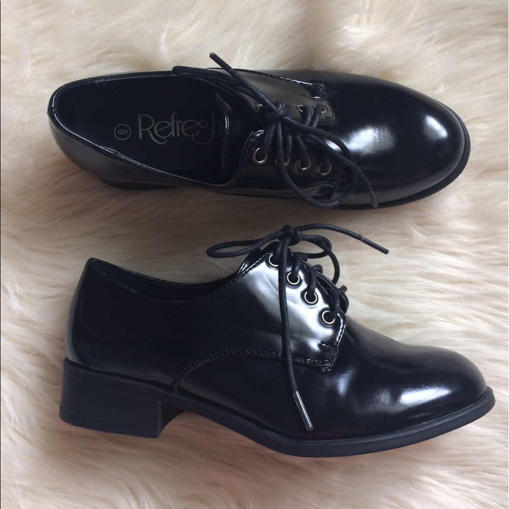 EUC Refresh Shiny Black Lace Up Oxford Shoes