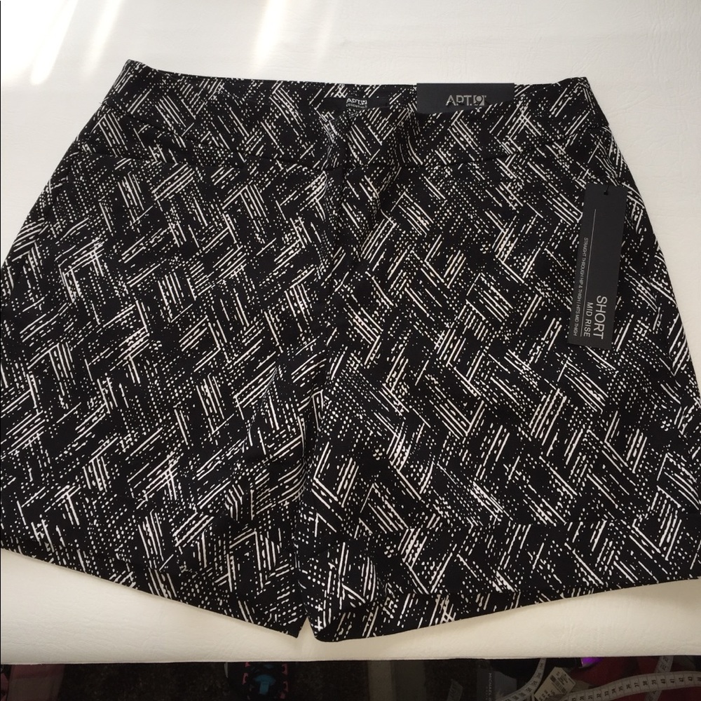 NWT Apt 9 Shorts size 8