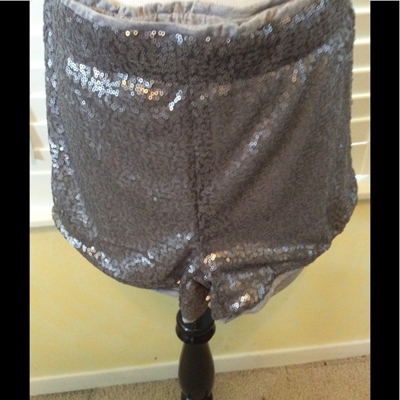Sequin shorts - Picture 2 of 3