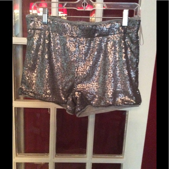 Sequin shorts - Picture 3 of 3