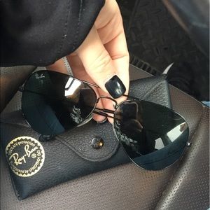 black rayban sunglasses