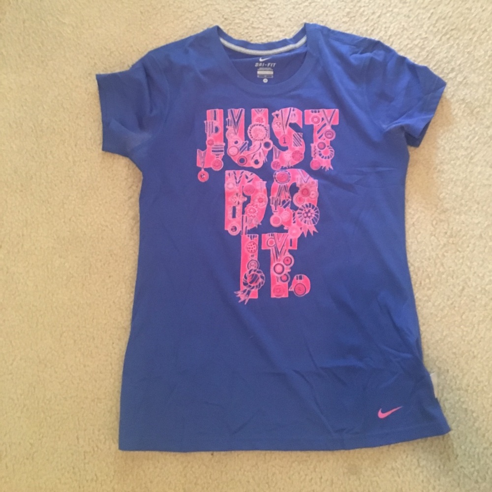 Nike tee