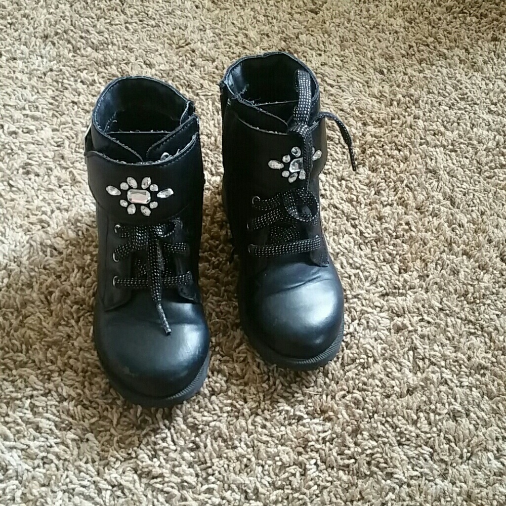 Boots little girls size 11