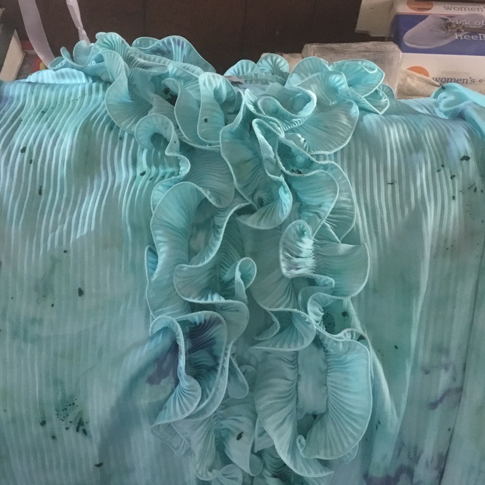 Blows with ruffles & short sleeve