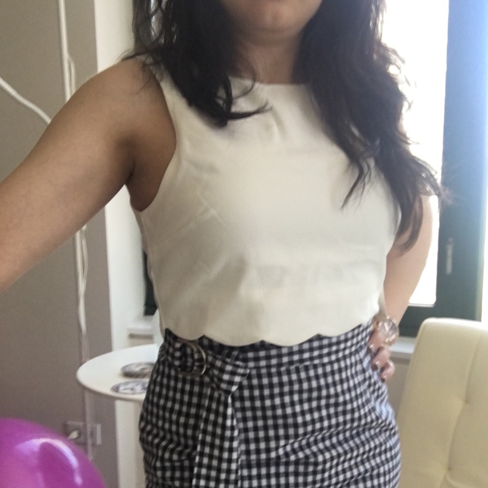 White scalloped crop top