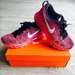 NIKE Flyknit Air Max