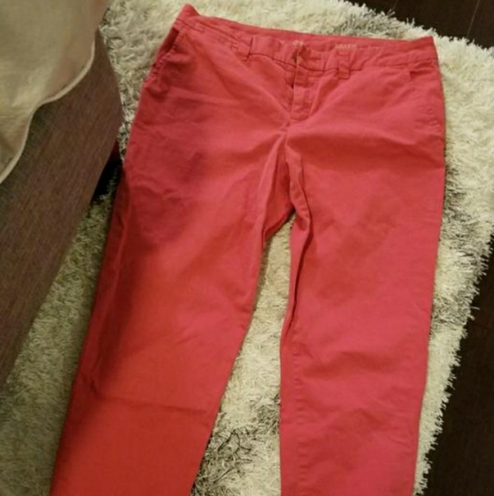 GAP - Women's signature broken-in khaki, dark pink