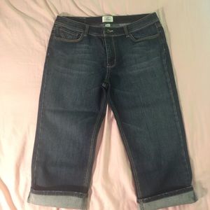 White House Black Market Blanc Capri Jeans