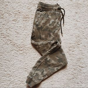 FOREVER 21 MENS Woven Camo Print Joggers (S)