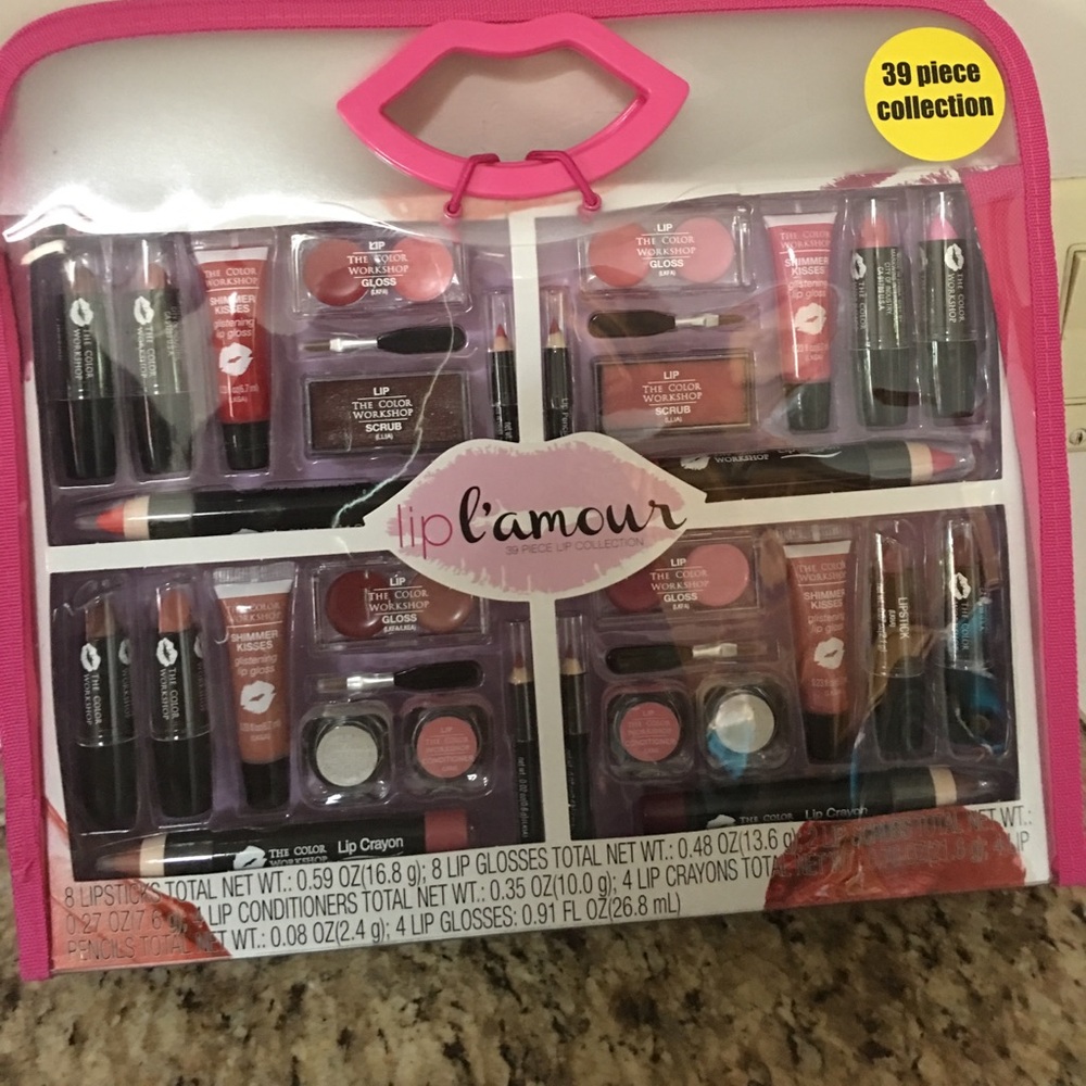 Lip l'amour 39 piece collection