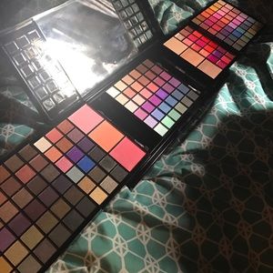 Compactable makeup kit