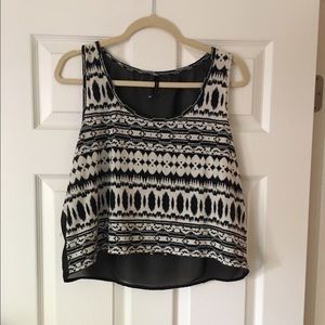 Adorable crop top!💗💗💗