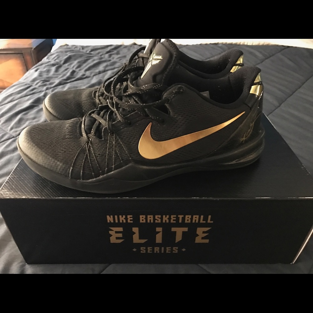 Lightly worn Kobes size 13