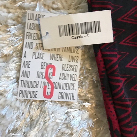 LuLaRoe Cassie - Picture 2 of 4