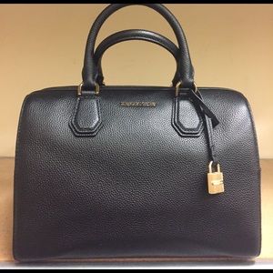🎉Michael Kors Mercer Duffle handbag