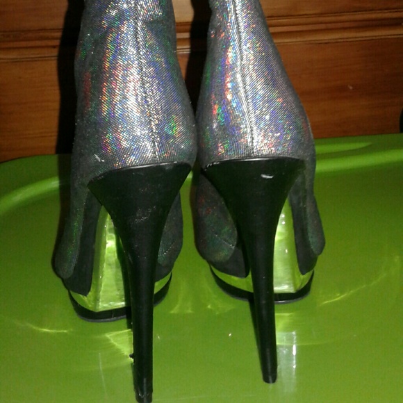 Iridescent heeled booties - Picture 2 of 3