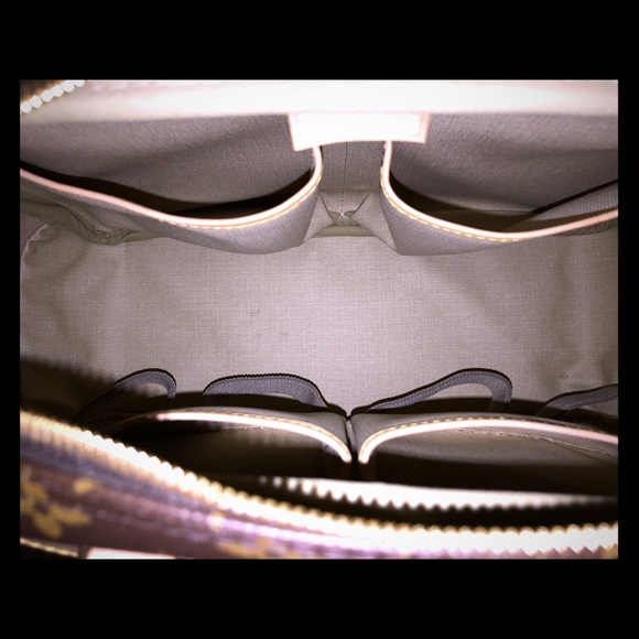 GIFTED to a Kind friend locally .. AUTHENTIC LOUIS VUITTON DEAUVILLE - Picture 2 of 8