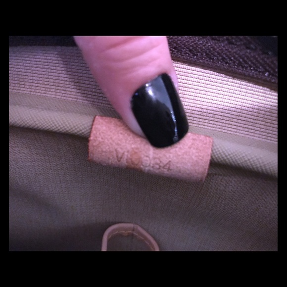 GIFTED to a Kind friend locally .. AUTHENTIC LOUIS VUITTON DEAUVILLE - Picture 6 of 8