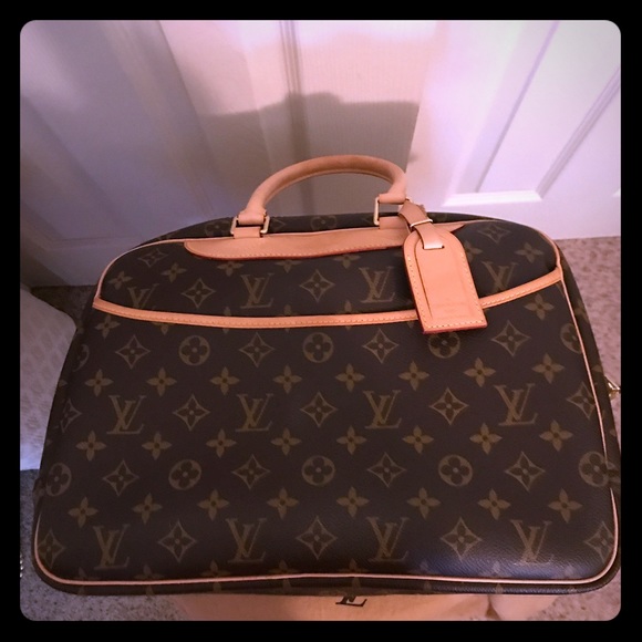 GIFTED to a Kind friend locally .. AUTHENTIC LOUIS VUITTON DEAUVILLE - Picture 8 of 8