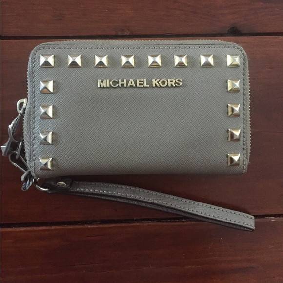 Michael Kors Handbags - Michael Kors Wallet Wristlet