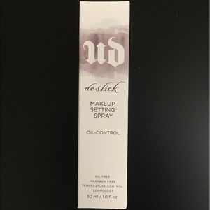 BNIB Urban decay de-slick setting spray