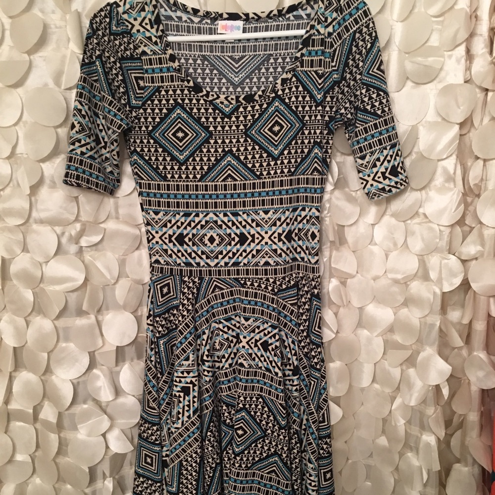 🚫SOLD🚫Lularoe Nicole. Size XS.