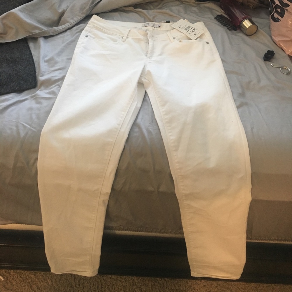 White skinny jeans