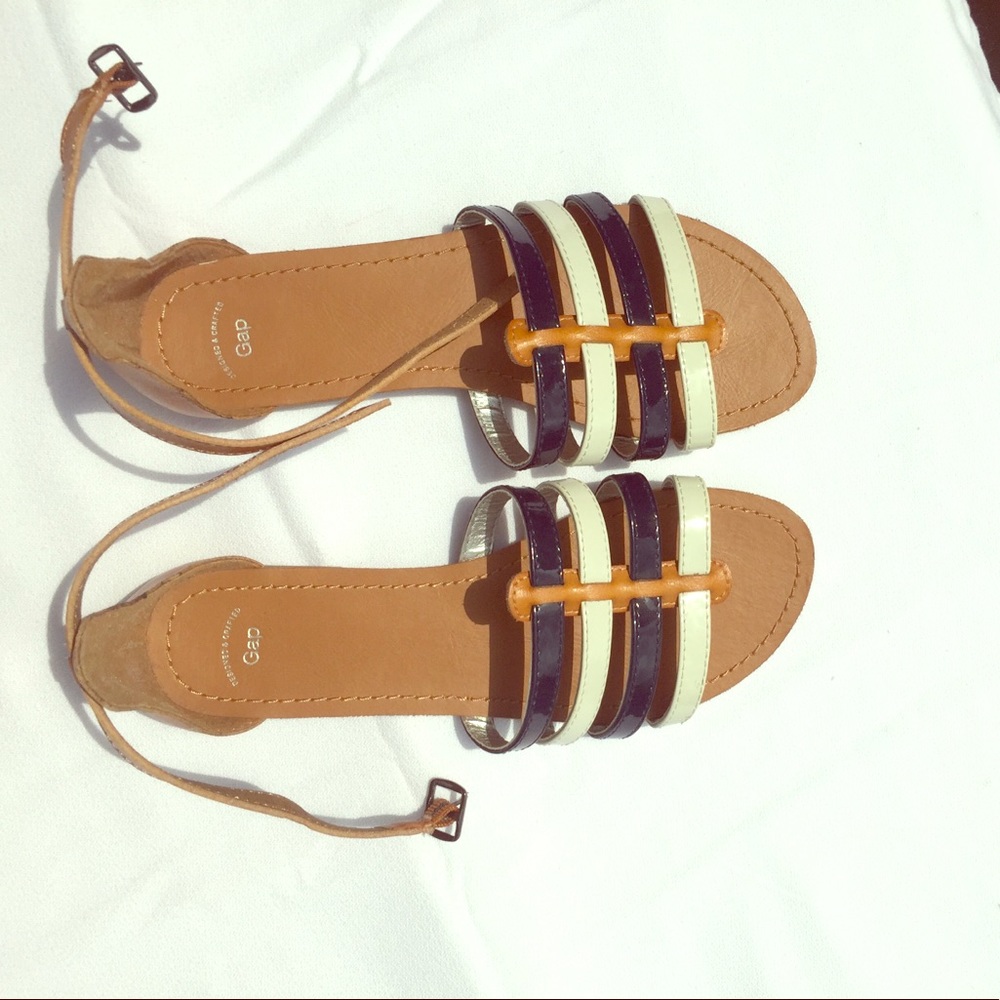 Leather Gap sandals (never worn)