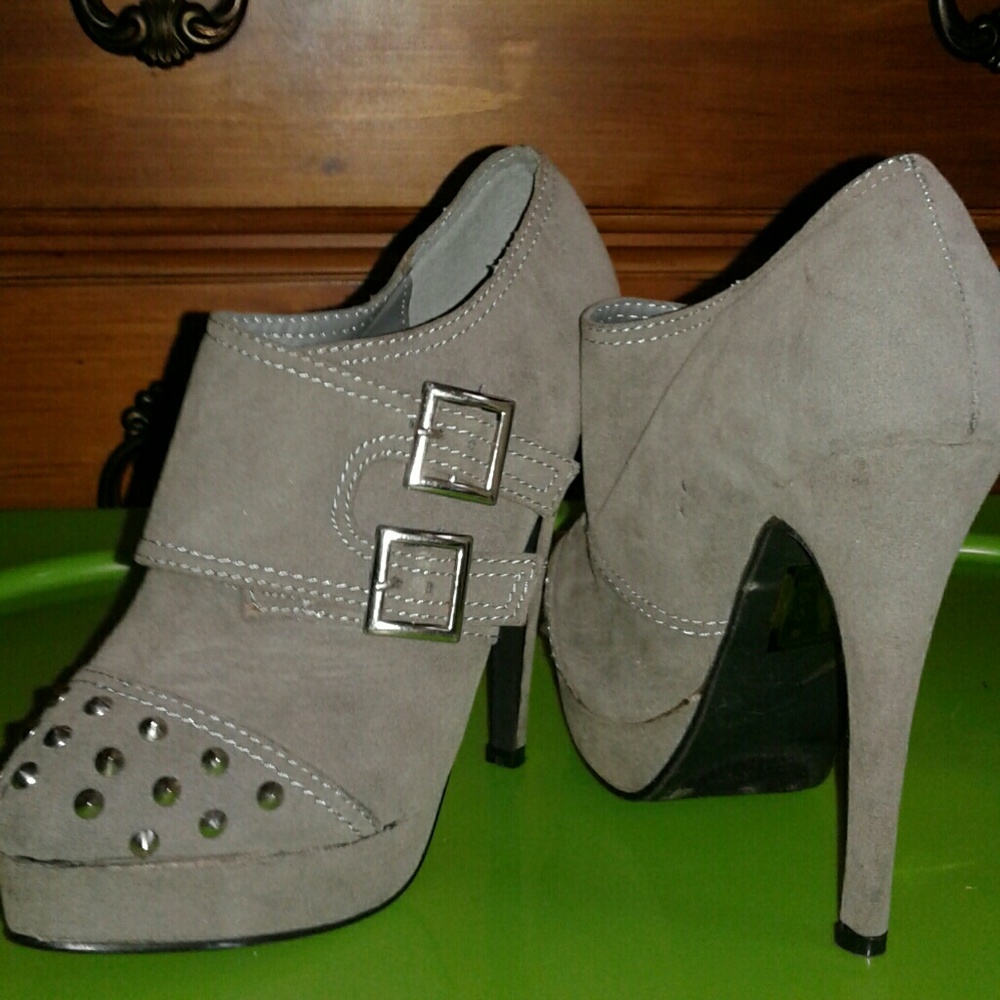Grey velour heel booties