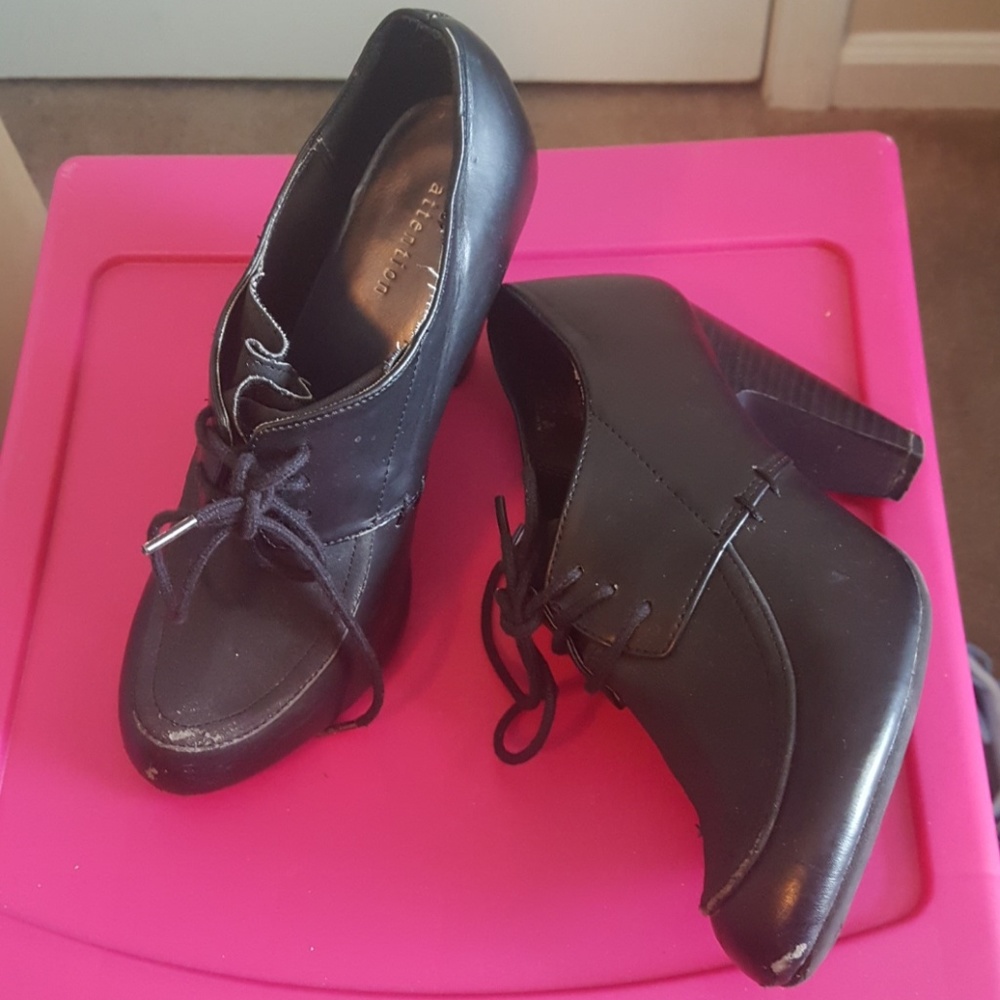 Heeled shoe