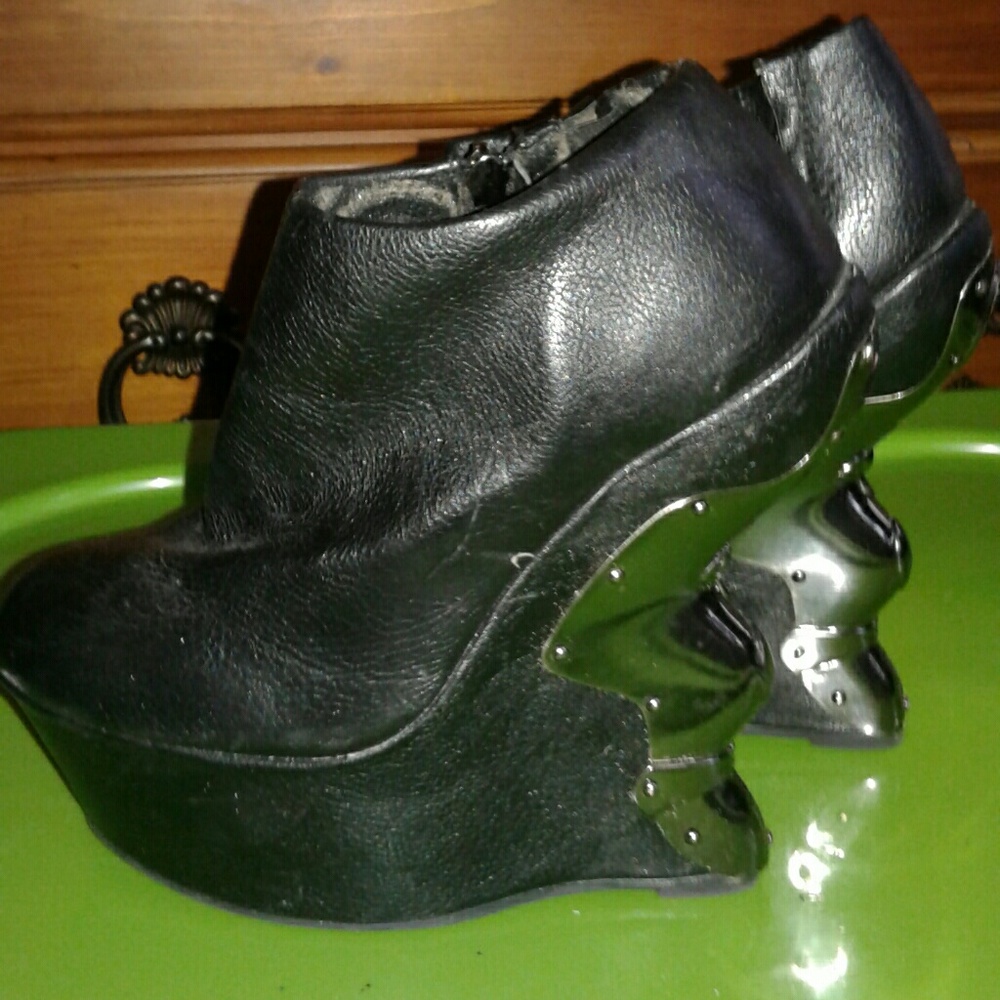 Fur lined leather booties