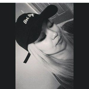 Meet your Posher, Stephaniee