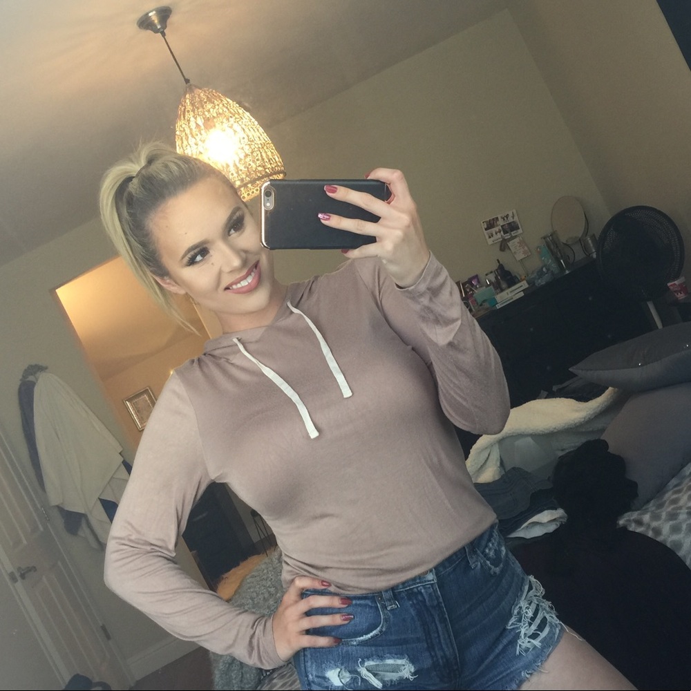 Super cute hooded shirt :)