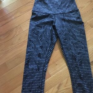 Lululemon cropped leggings, size 4