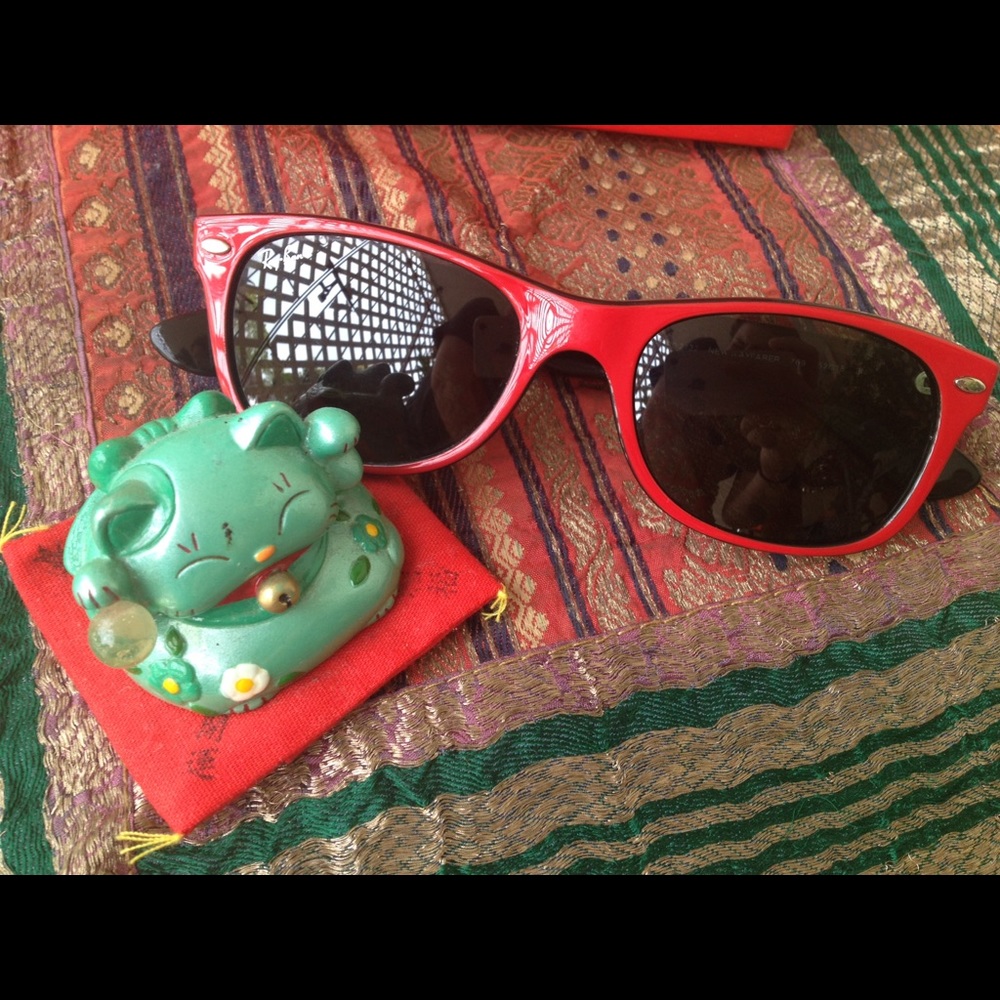Red Authentic New Wayfarer Ray-Ban sunglasses