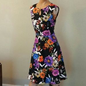 Modcloth London Times classy floral keyhole dress