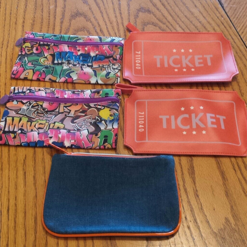 Stylish Ipsy makeup bags