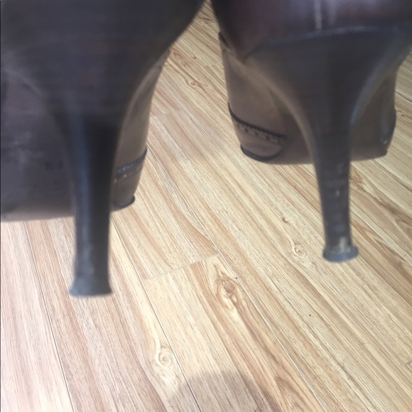 Jcrew size 6.5 booties with broguing - Picture 7 of 7