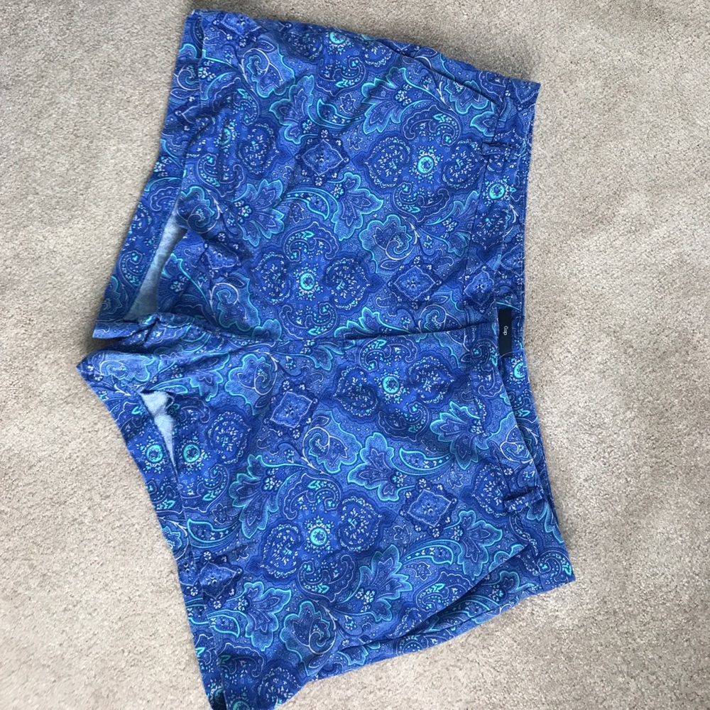 Gap size 14 blue paisley shorts 3" inseam
