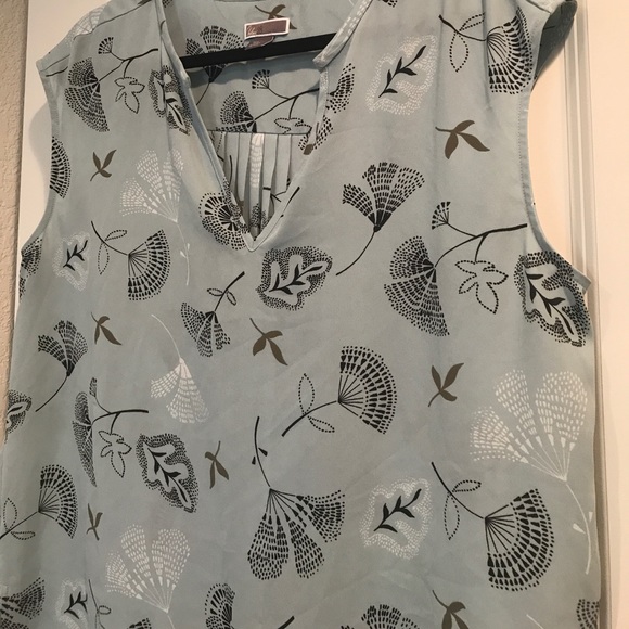 Blouse - Picture 2 of 3