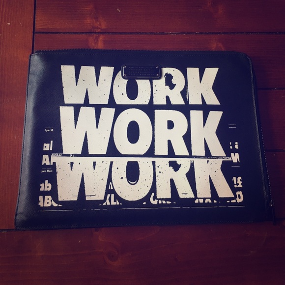 Marc Jacobs laptop sleeve - Picture 1 of 3