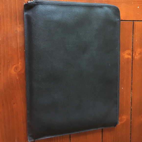 Marc Jacobs laptop sleeve - Picture 2 of 3