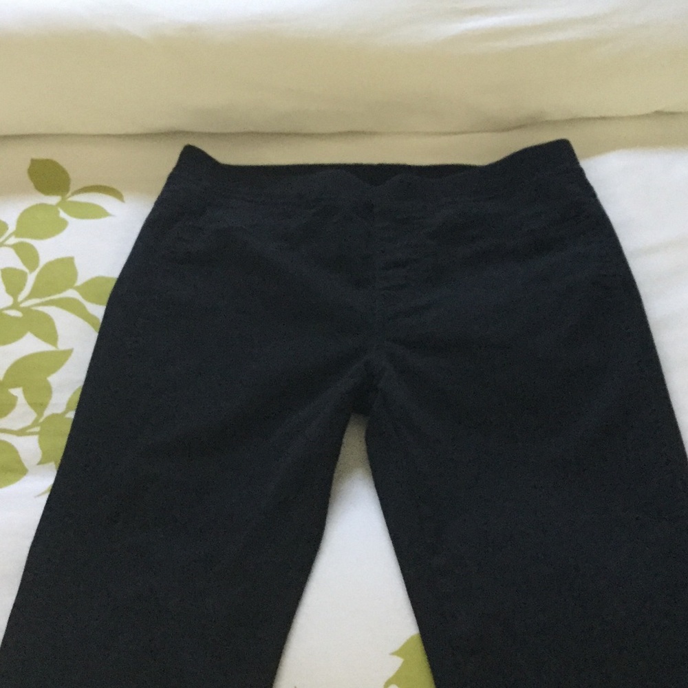 Eddie Bauer woman black pants in great condition.