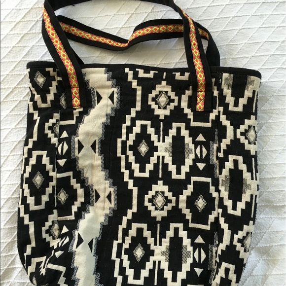 Lulu Handbags - Lulu Global Weave Boho Tote Bag