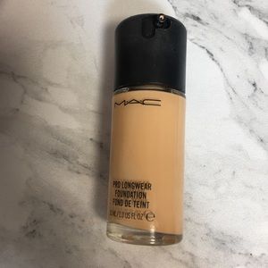 MAC Pro Longwear Foundation