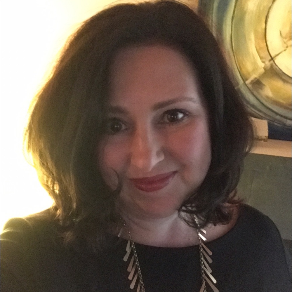 Meet your Posher, Elizabeth