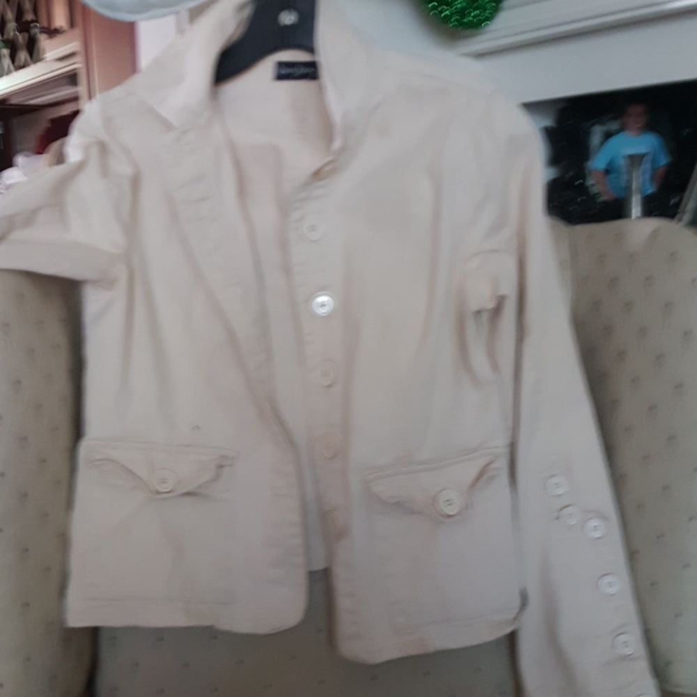 Cute spring/fall jacket - Picture 3 of 3